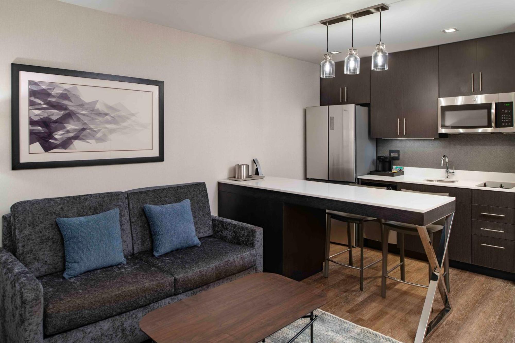 Homewood Suites By Hilton Boston Logan Airport Chelsea Exterior photo