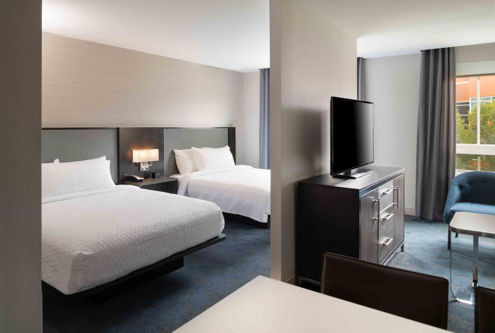 Homewood Suites By Hilton Boston Logan Airport Chelsea Exterior photo