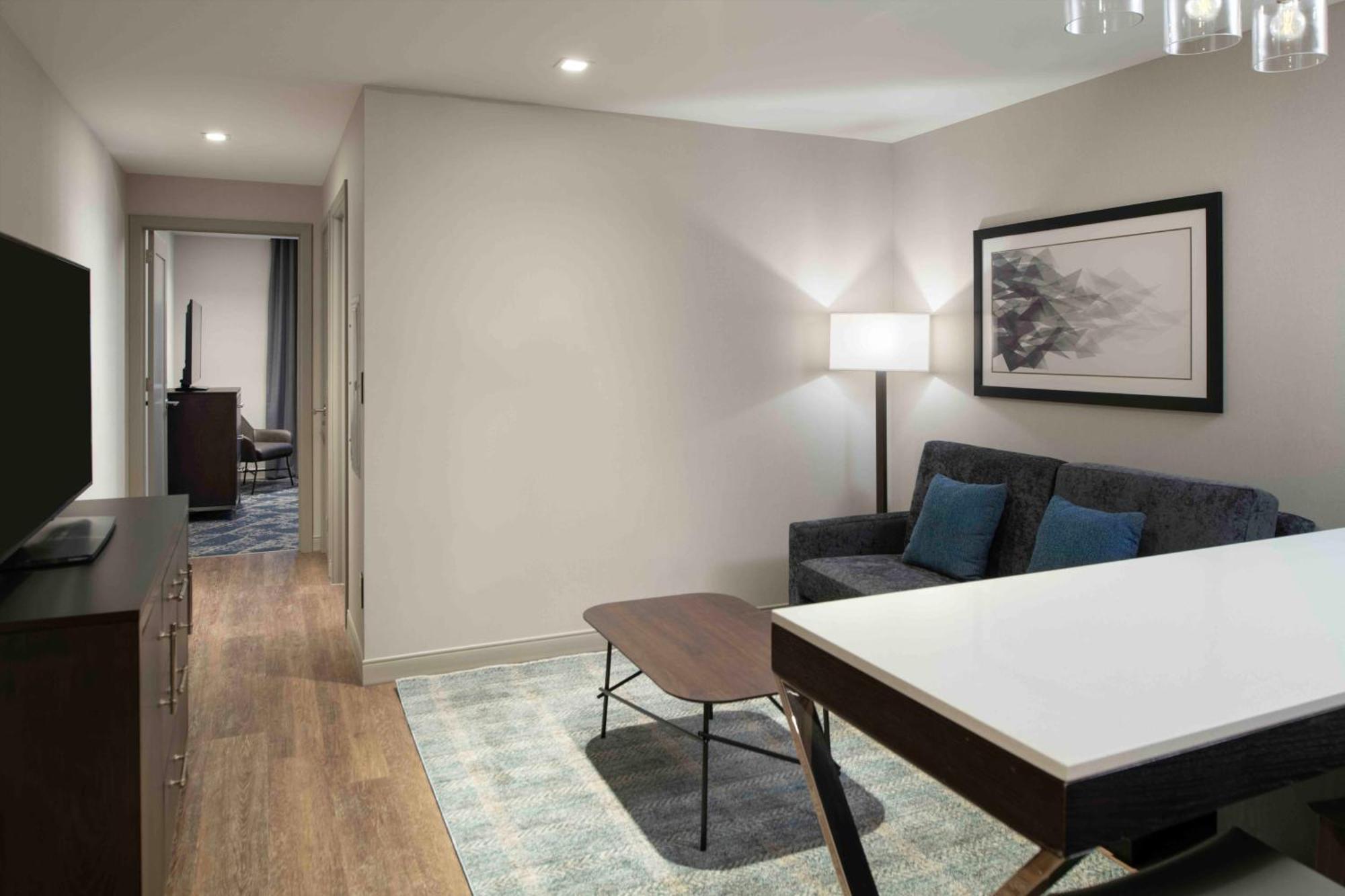 Homewood Suites By Hilton Boston Logan Airport Chelsea Exterior photo