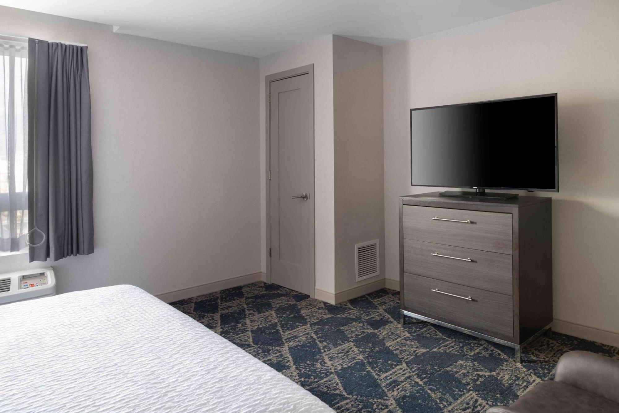 Homewood Suites By Hilton Boston Logan Airport Chelsea Exterior photo