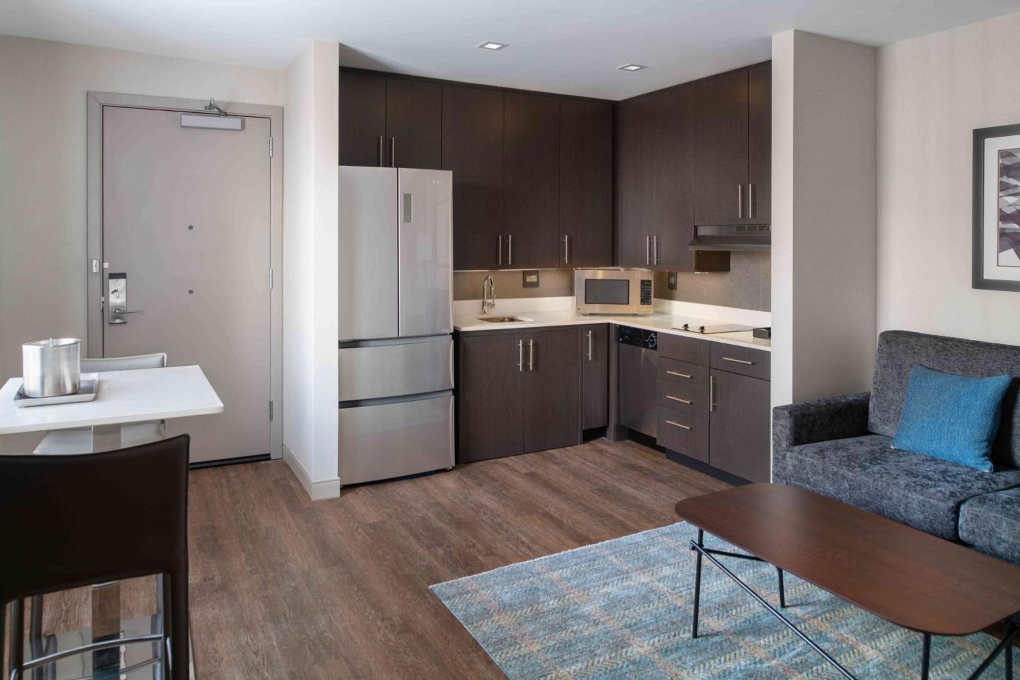 Homewood Suites By Hilton Boston Logan Airport Chelsea Exterior photo